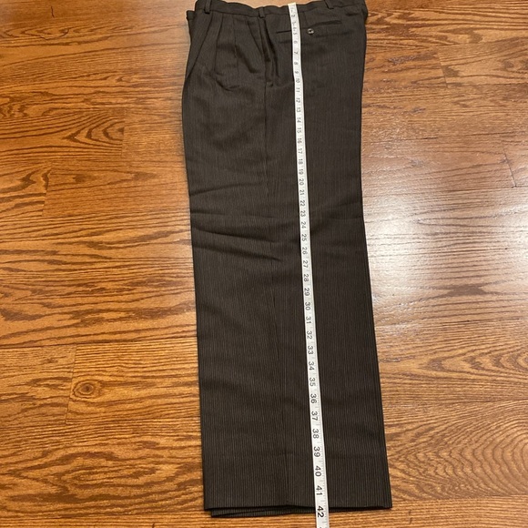 Backrach 3 piece pin striped 3 button wool suit made in Italy size 38R / 31W - Picture 13 of 17